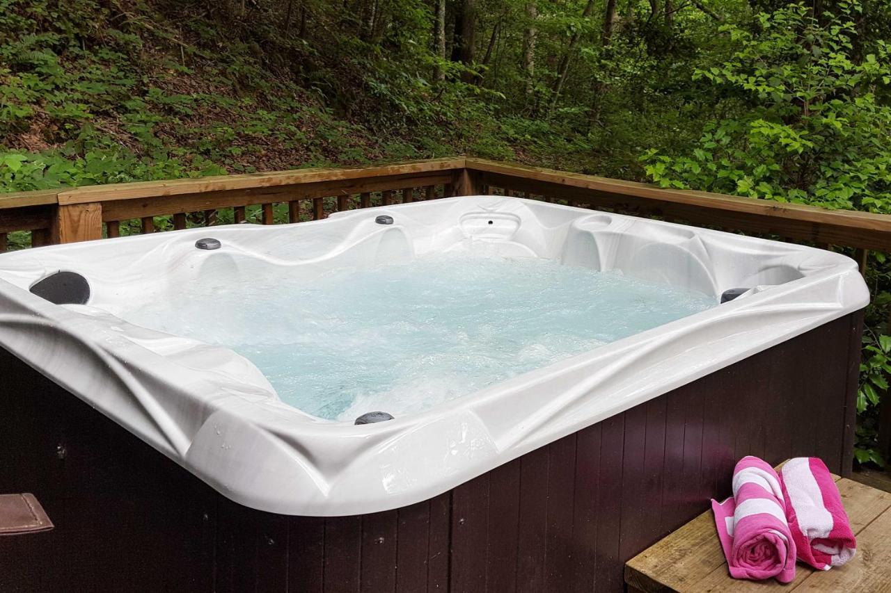 Natures Retreat With Hot Tub 7 Mi To Bryson City Whittier エクステリア 写真